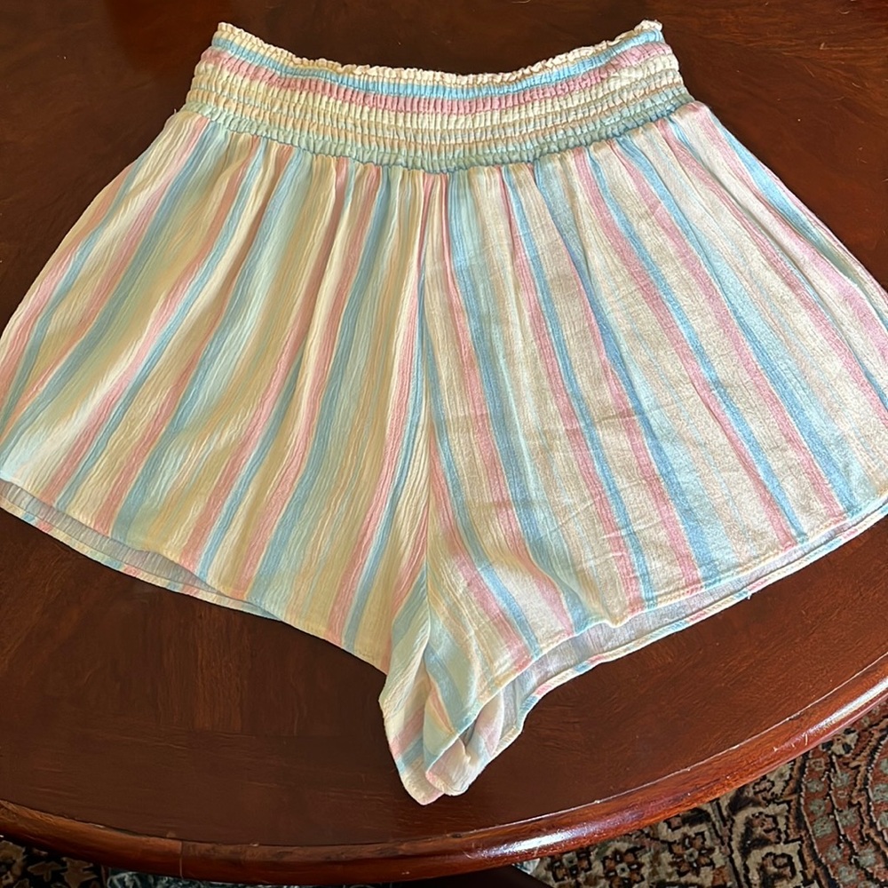Forever 21 Pastel Striped High Waisted Shorts w/Elastic Waistband. Size S.